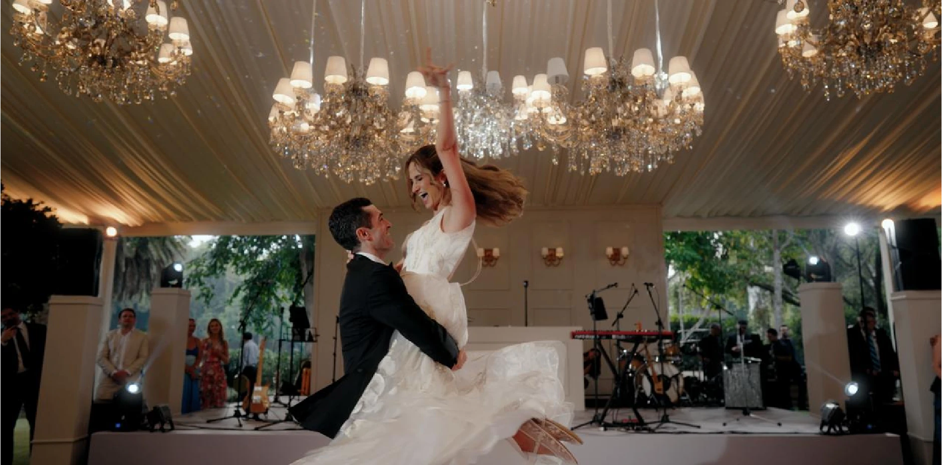 Intimate Elements vs. Grand Celebrations: How to Choose the Format That Fits Your Story